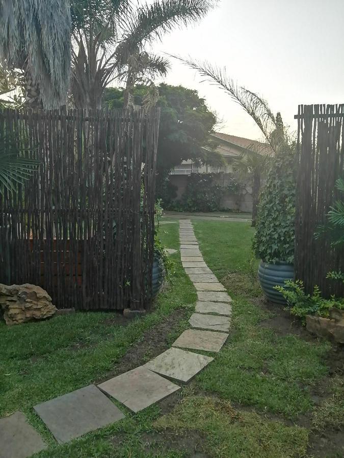 Roxy'S Rest Guest House Vanderbijlpark Eksteriør bilde